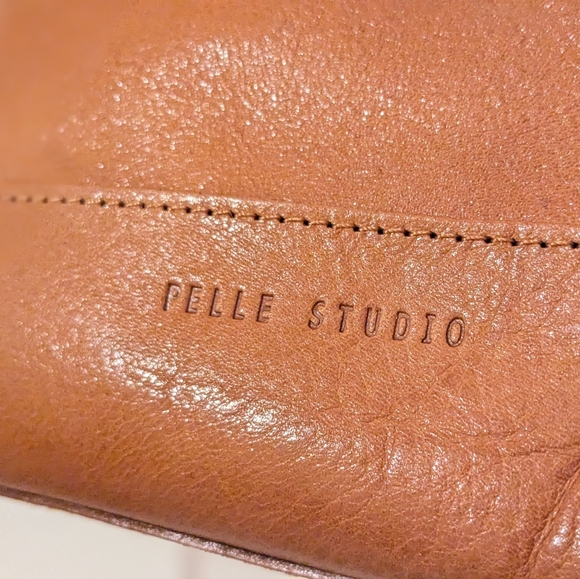 Wilson’s Leather Pelle Studio Warm Medium Brown Leather Shoulder Bag - Picture 2 of 8